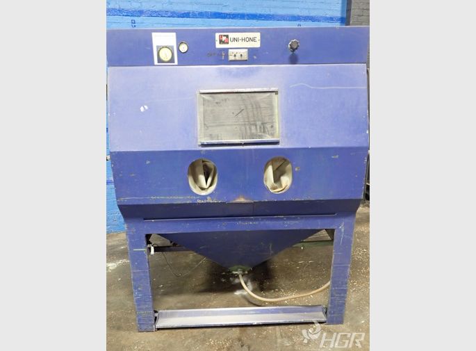 Universal Finishing Machines Inc Blast Cabinet