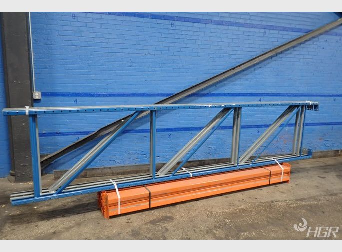  Pallet Racking Lot