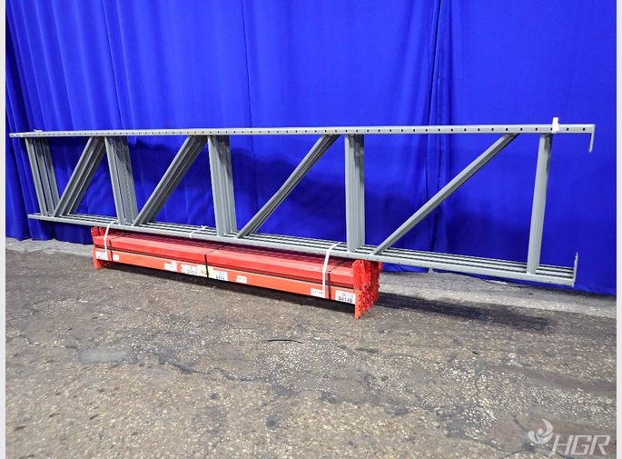  Pallet Racking Lot