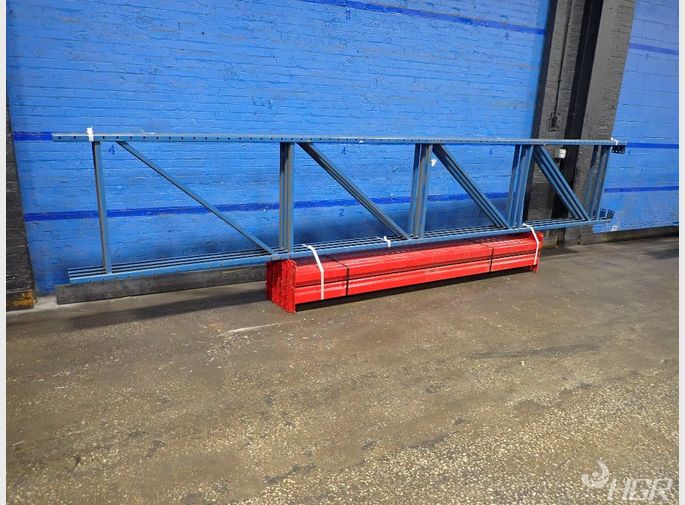  Pallet Racking Lot