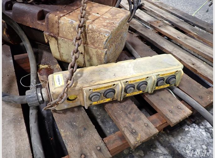  Chian Hoist