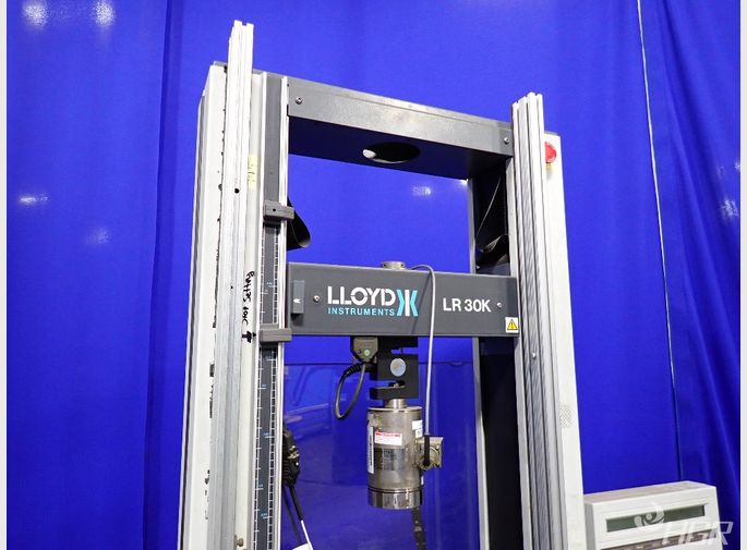 Lloyd Universal Test Machine
