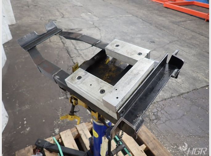 Westward Telescoping Transmission Jack