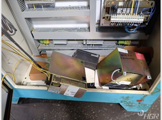  Electrical Cabinet W Electrical Components