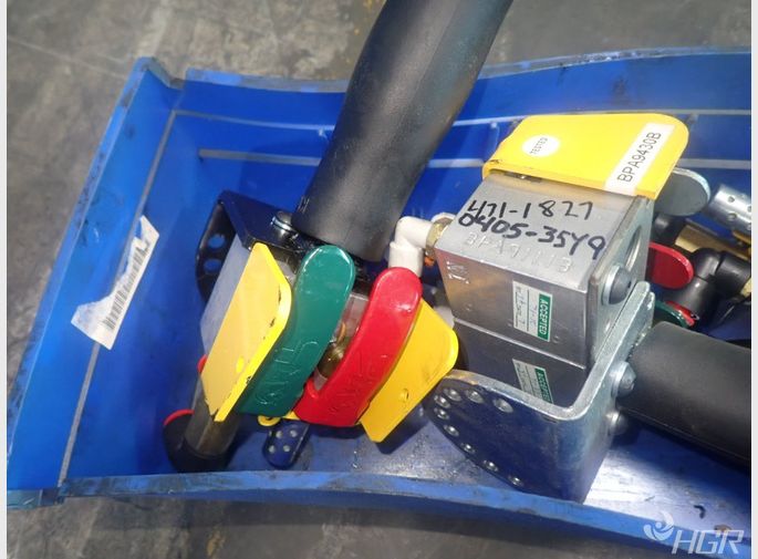  Pneumatic Control Paddles