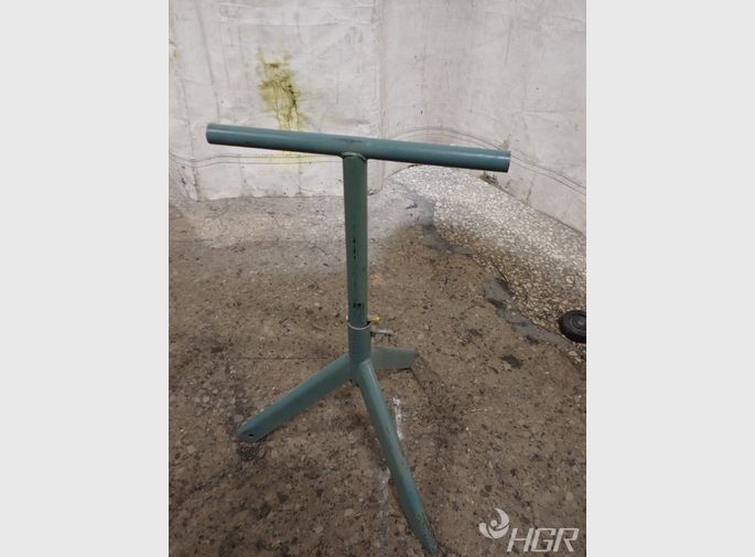  Adjustable Stand