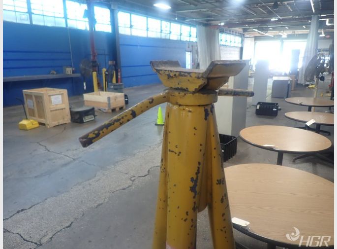  Vehicle Stand