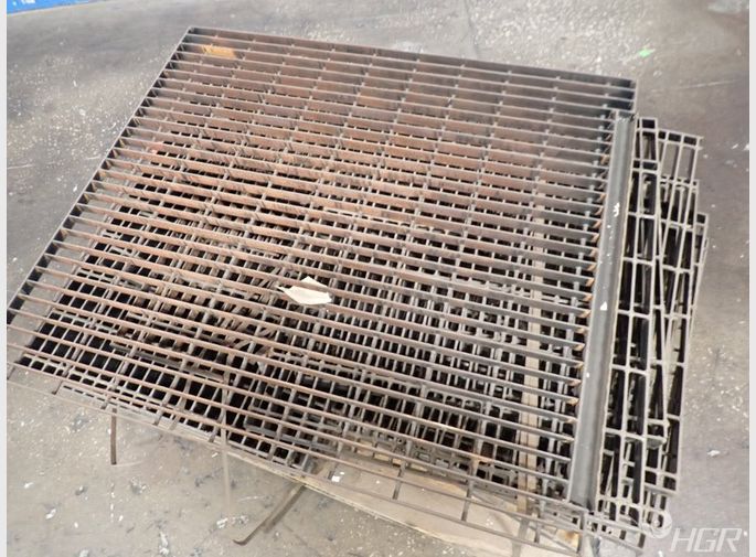  Grates
