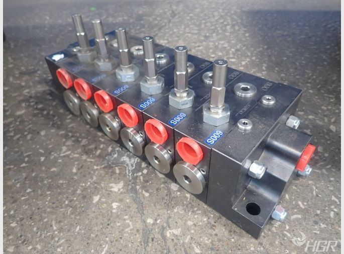  Valve Block