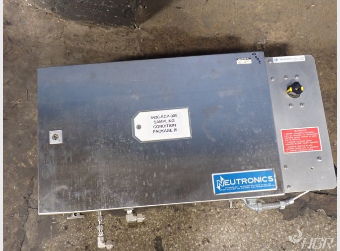 Neutronics Gas Analyzer