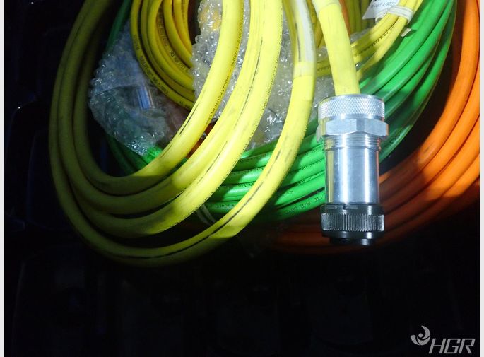  Cables