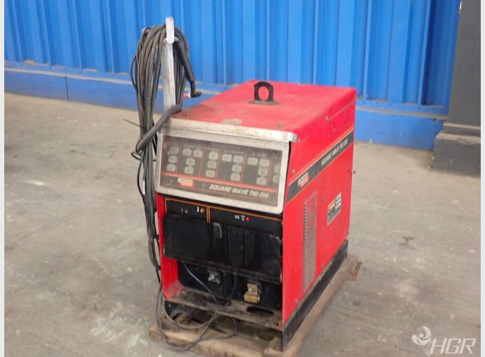 Lincoln Electric Welding Power Source