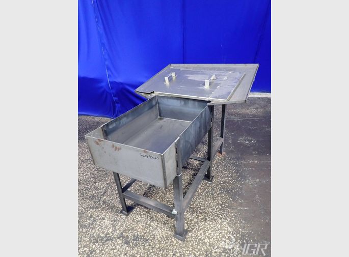  Hopper Table