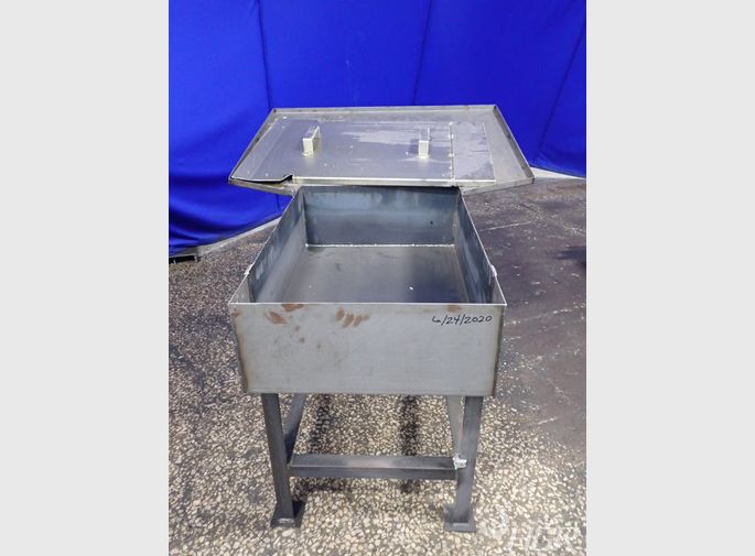  Hopper Table