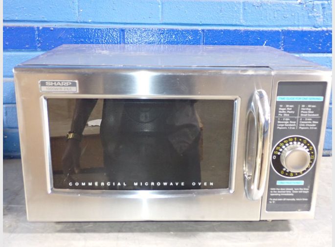 Sharp R21LVF: Medium Duty 1000W Commercial Microwave