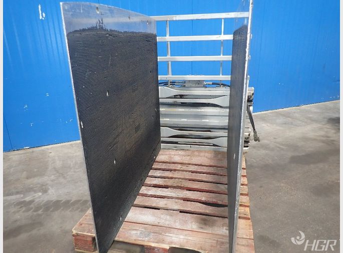 Cascade Forklift Clamp Attachment
