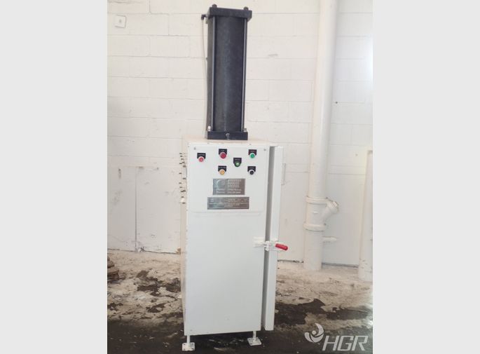 American Process Systems  Pneumatic Baler 