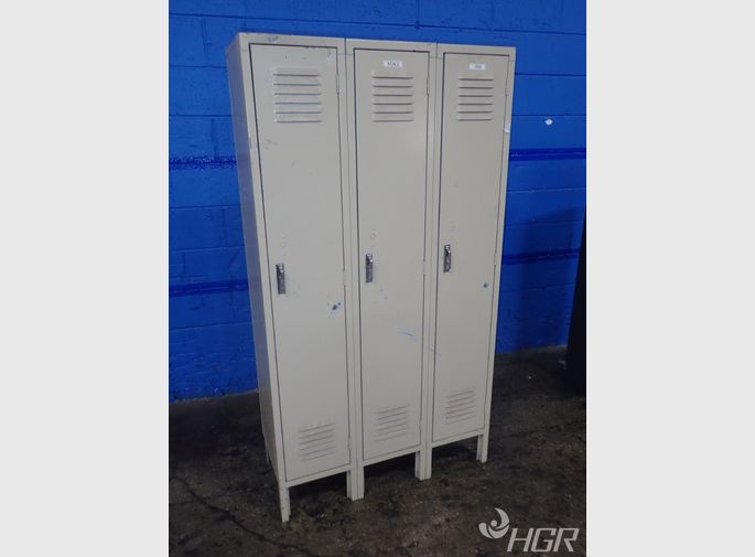  Locker