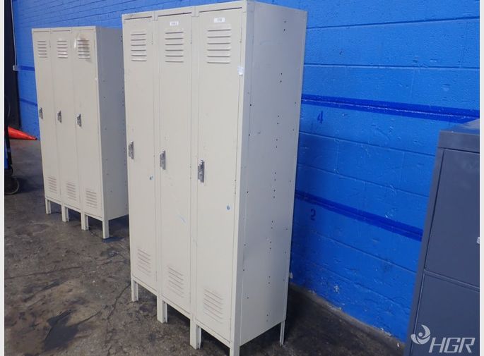  Locker