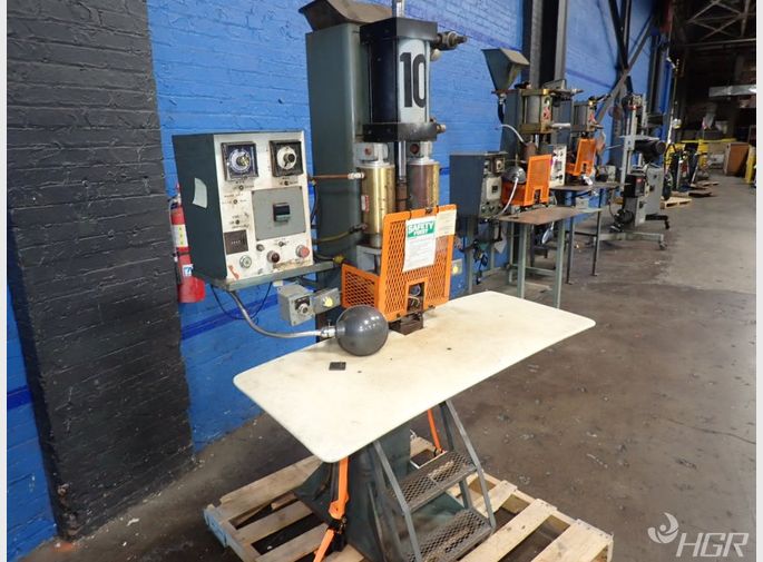  Molding Press
