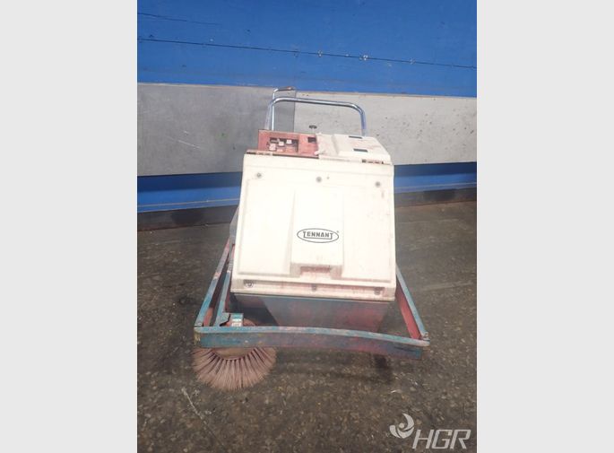 Tennant Tennant Floor Scrubber
