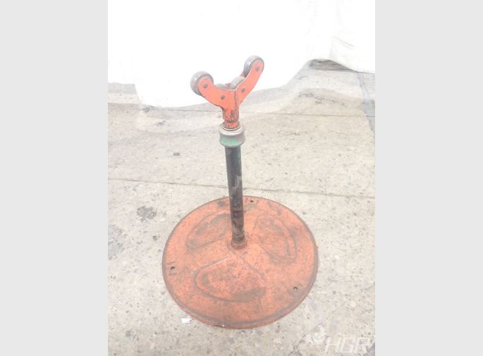  Roller Pipe Stand