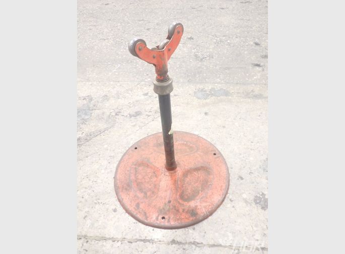  Roller Pipe Stand