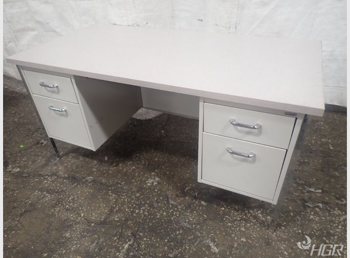 Used Sandusky Desk | HGR Industrial Surplus