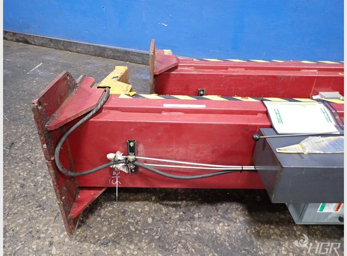 Mohawk Hydraulic Lift