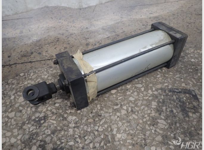  Cylinder 