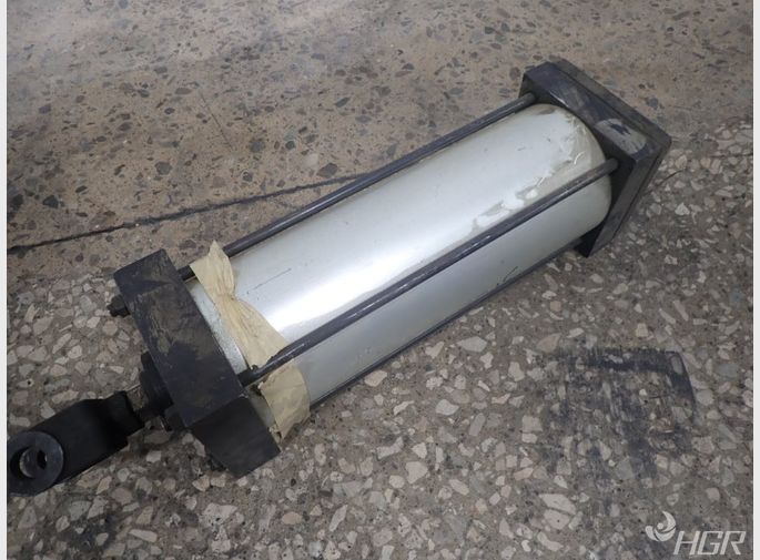  Cylinder 