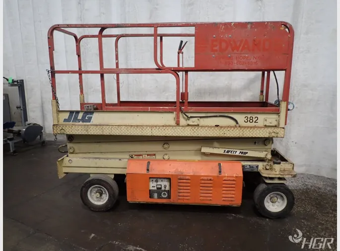 Jlg Jlg Cm2033  Platform Scissor Lift