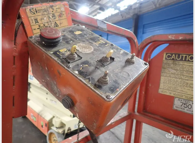 Jlg Jlg Cm2033  Platform Scissor Lift