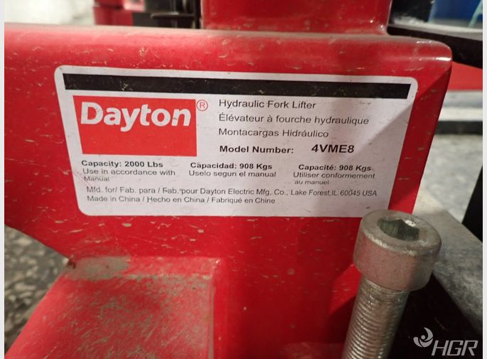 Dayton Straddle Lift