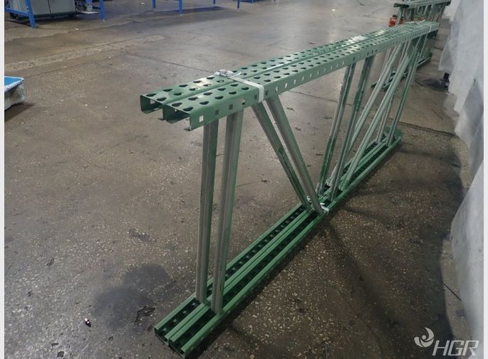  Uprights