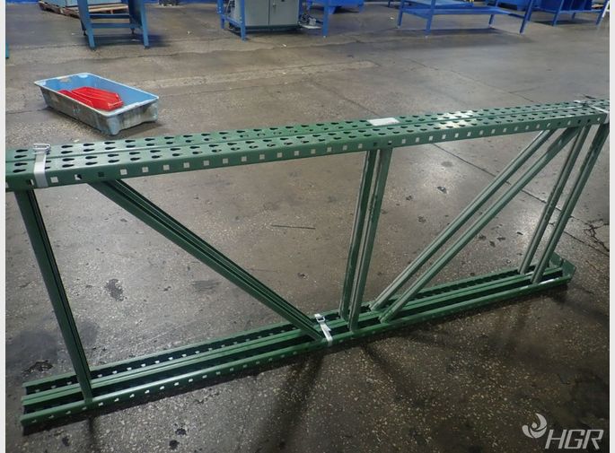  Uprights