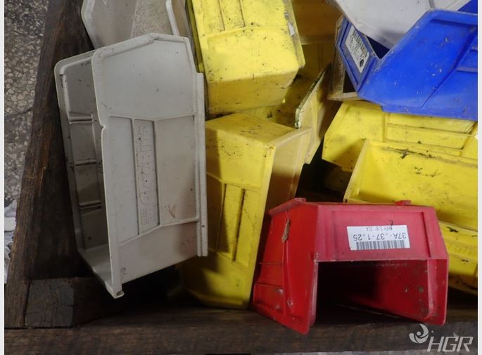  Plastic Bins