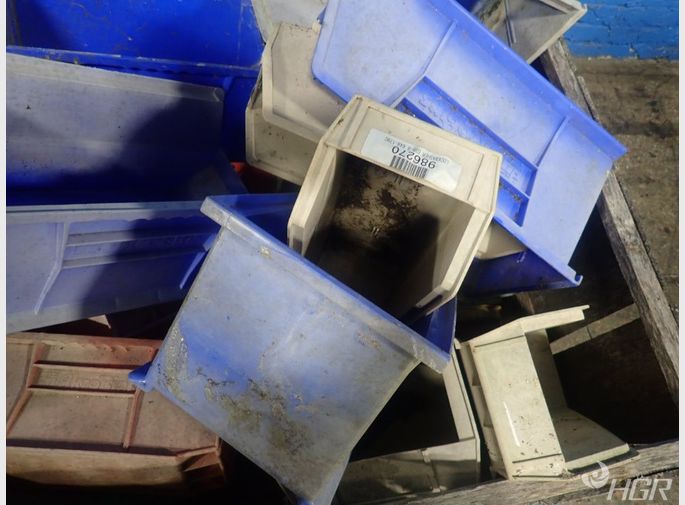  Plastic Bins