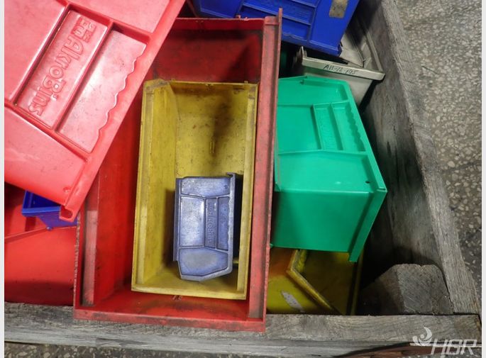  Plastic Bins