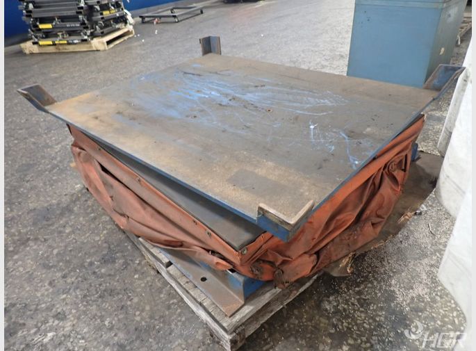  Rotary Lift Table