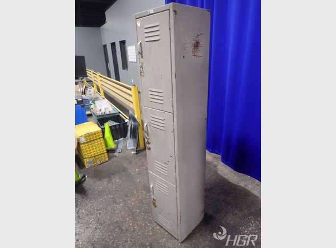  Locker