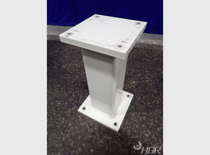  Pedestal