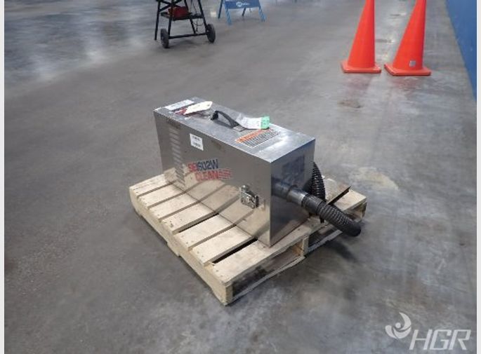 Red D Arc Welding Fume Extractor 