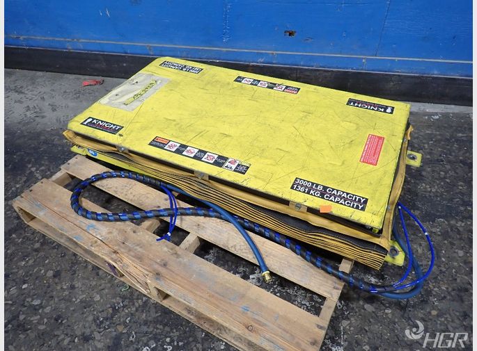 Knight Lift Table