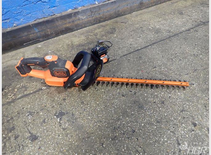 Black and decker battery deals operated hedge trimmer