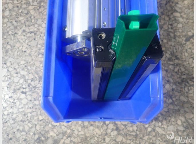  Linear Slides