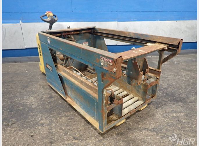 Yale Electric Pallet Jack W Battery Handler
