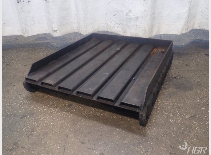  Pallet