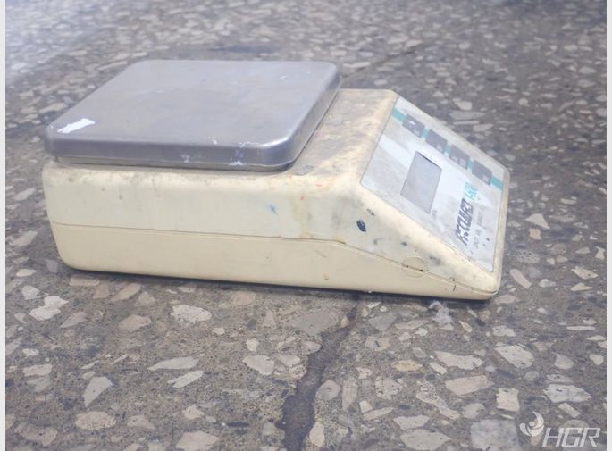 Acculab Scale