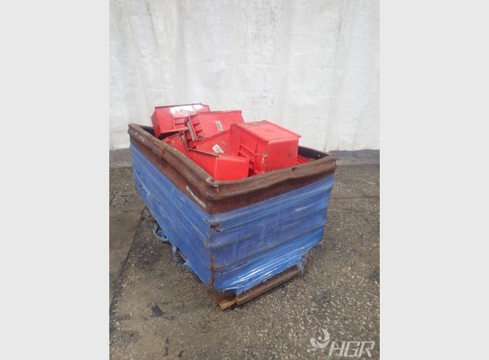  Plastic Bins